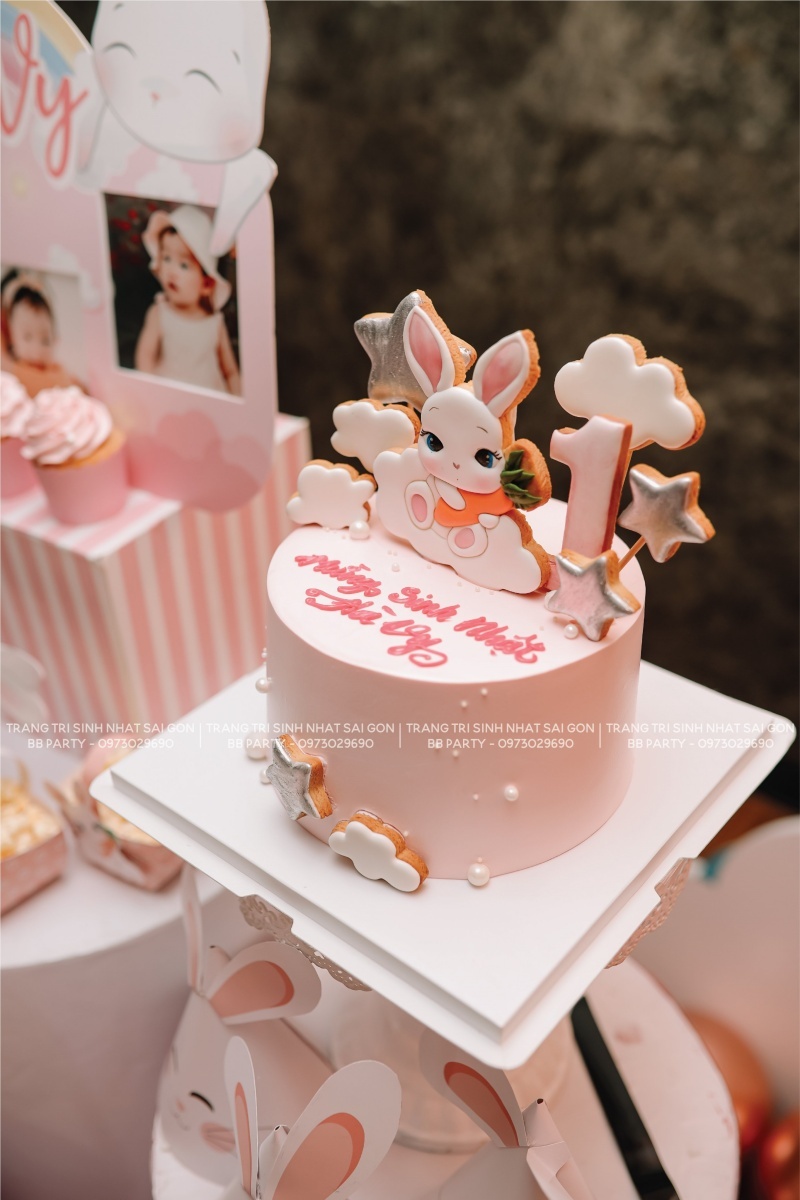 Bánh sinh nhật hình thỏ ngọc cùng bé vui trung thu