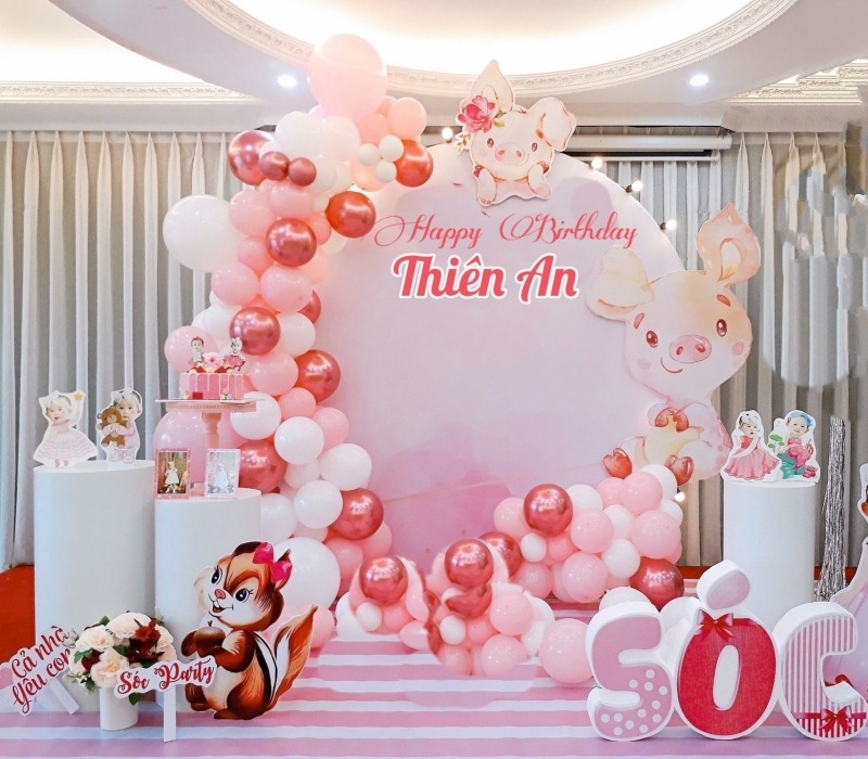 Trang trí sinh nhật tại nhà cho bé gái chủ đề chuột Minnie hồng dễ thương